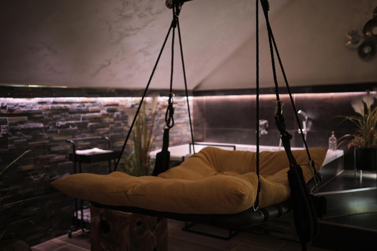 سارلويس Sweet Poison Rooms المظهر الخارجي الصورة